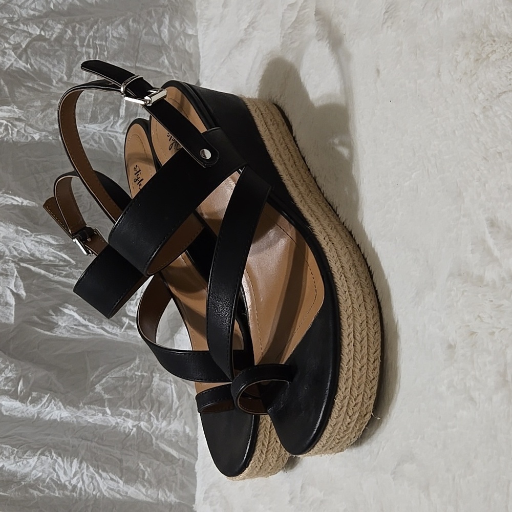 Wedge shoes